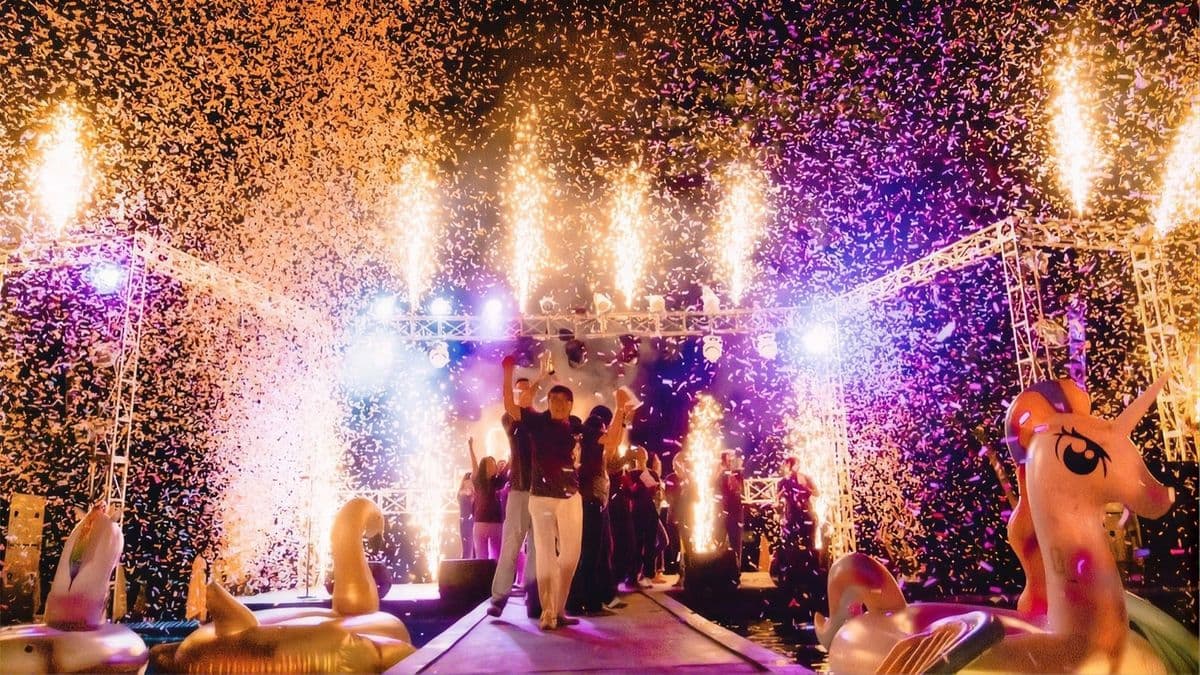 Giant Confetti